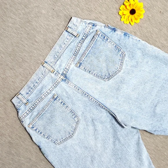 Vintage Wrangler Light Wash High Rise Tapered Leg Baggy Relaxed Mom Jeans - Picture 4 of 9